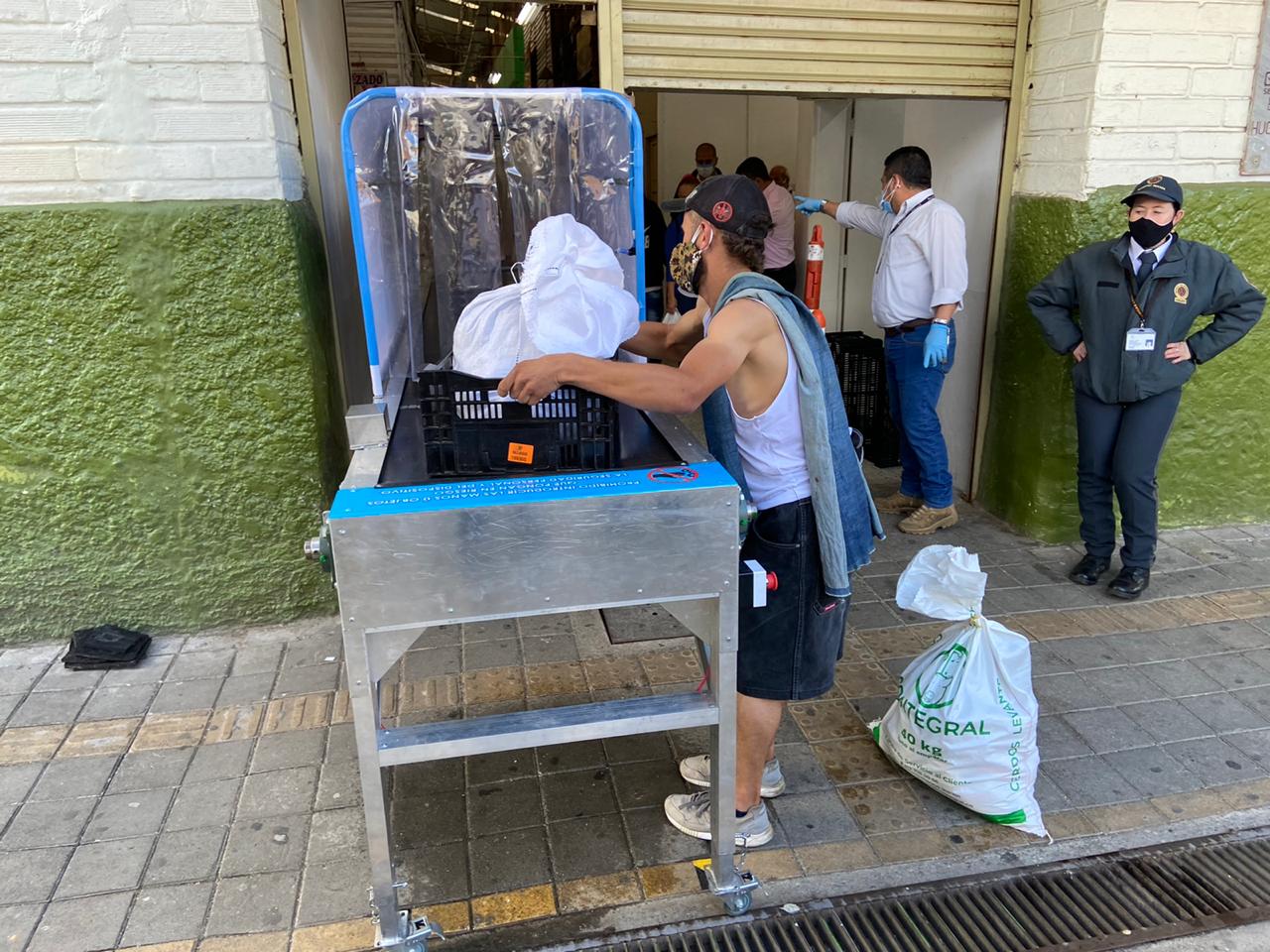 Instalaron banda de desinfección de productos en la Plaza de Mercado de Rionegro
