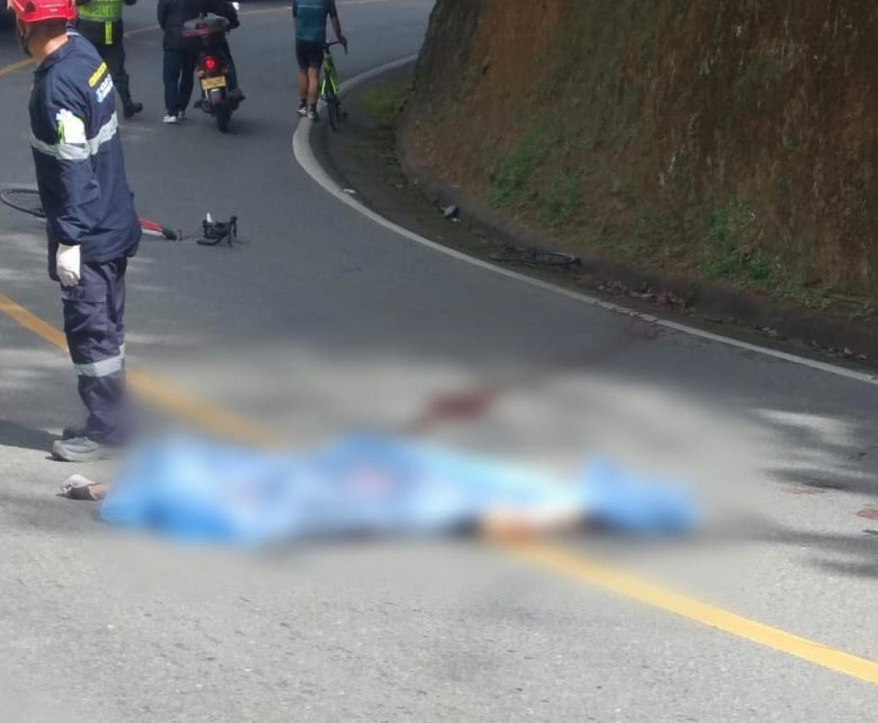 Tras colisionar contra una camioneta, falleció un ciclista en la vía a Don Diego