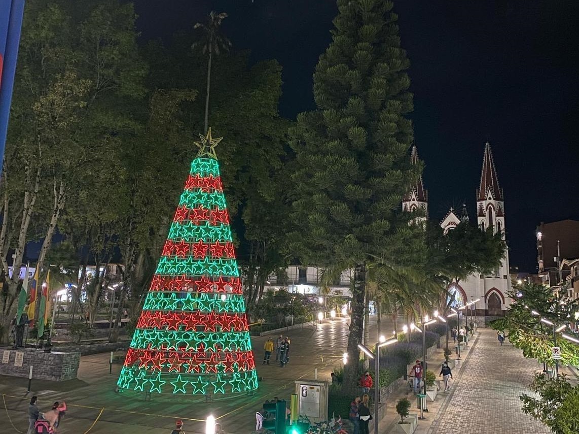 Flores, globos, bicicletas y un árbol de 13 metros harán parte de los alumbrados navideños en La Ceja