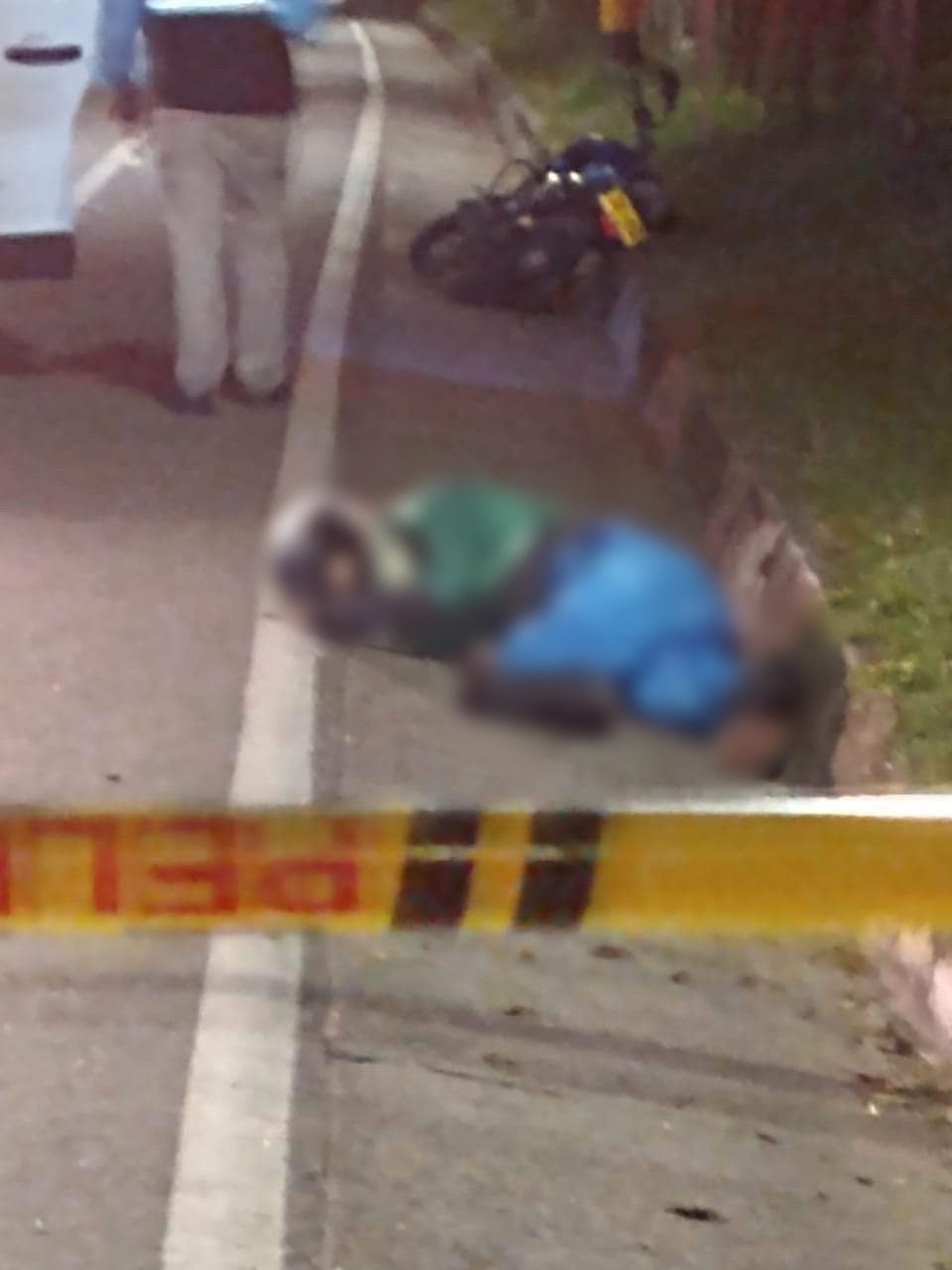 Muere un motociclista tras colisionar contra un poste cerca a Viva La Ceja