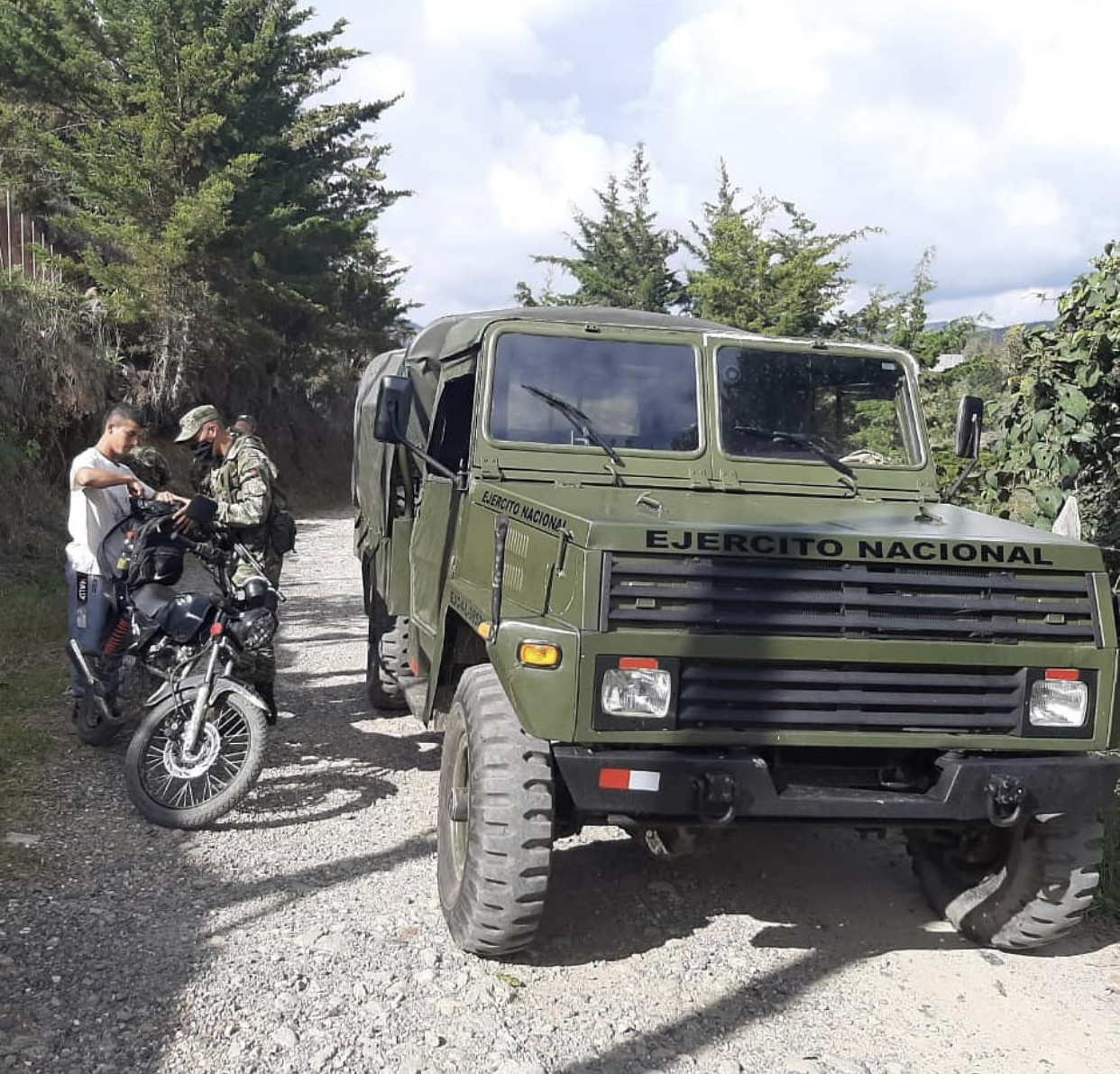 En Abejorral comenzaron patrullajes del Ejército con el uso de un vehículo militar Abir