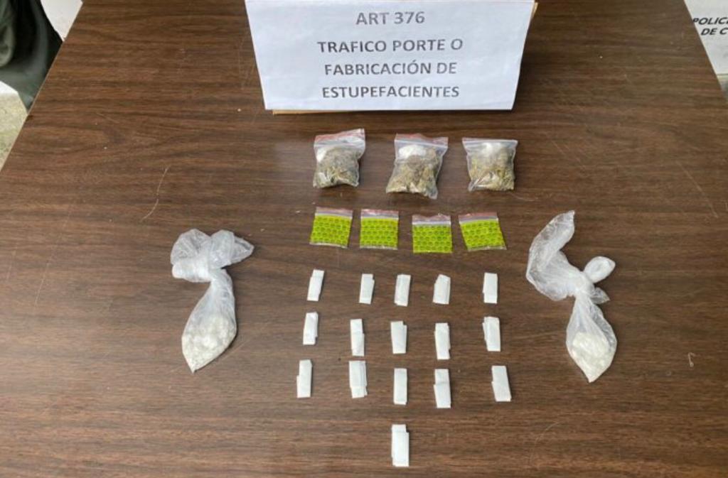 Hombre transportaba 50 gramos de bazuco y 4 bolsas de marihuana en un carro de transporte público en El Carmen