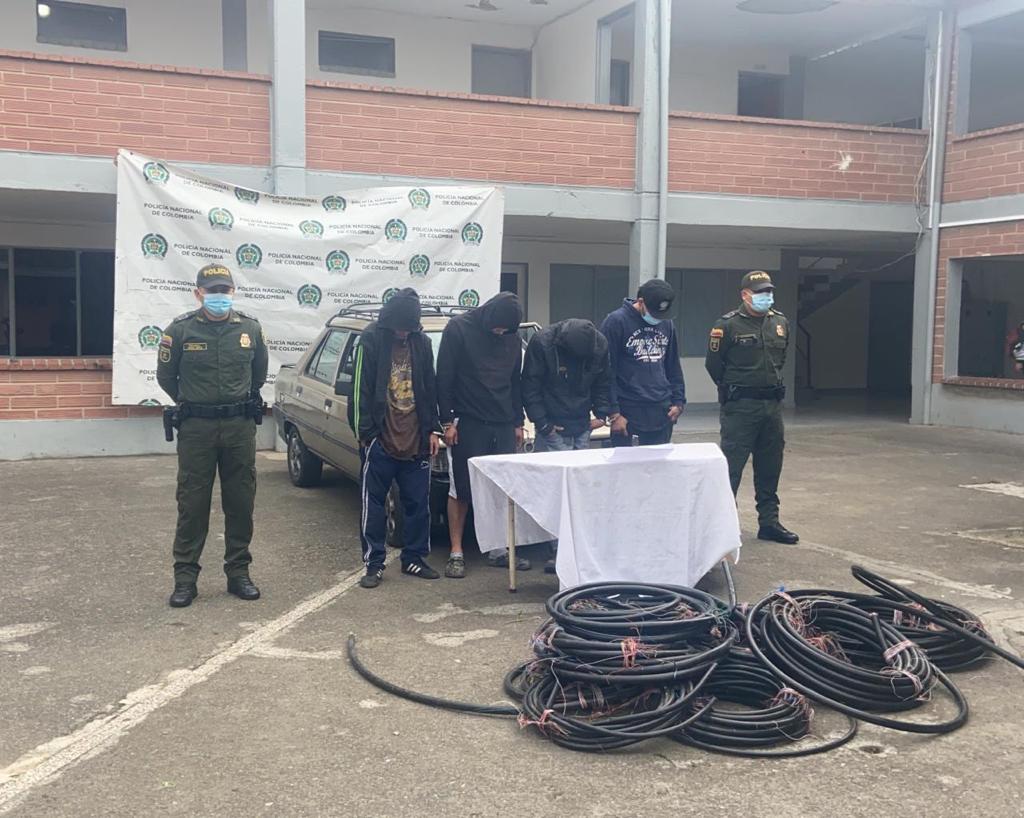 ¡Persiste el hurto de cable telefónico! Autoridades capturaron 4 sujetos en Rionegro