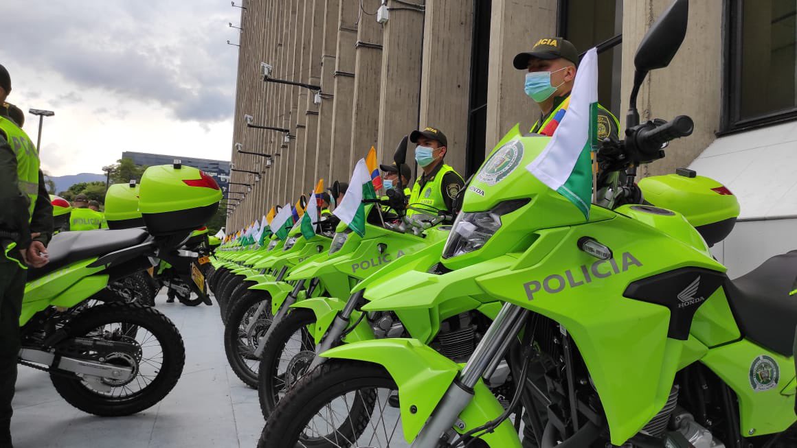 Nuevas motos para la Policía y «Parques Sacúdete», entre ellos el de La Ceja.