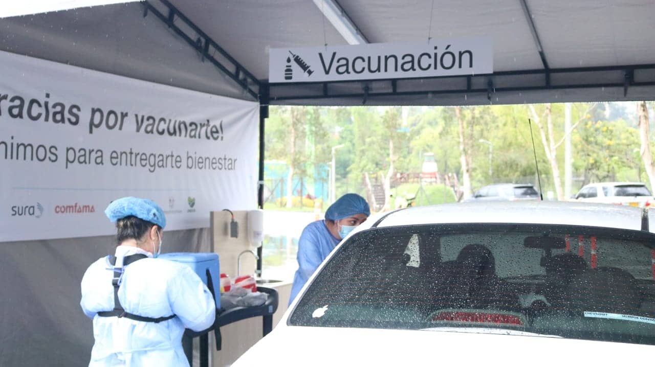 Cejeños podrán vacunarse en el nuevo punto de vacunación multivehicular en Comfama-Rionegro