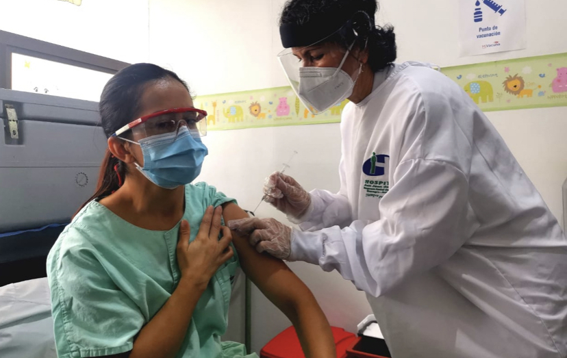 Desde el lunes vacunarán contra el Covid a adultos desde los 60 años en Rionegro.