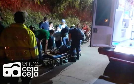 Cocorná:Borracho estrelló su vehículo dejó un herido y huyó