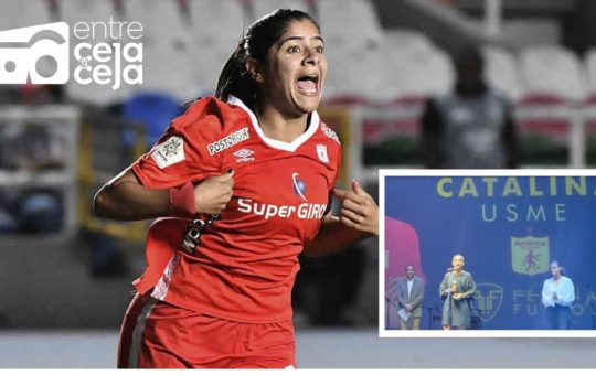 Catalina Usme fue galardonada  en los Premios Femina Fútbol 2021