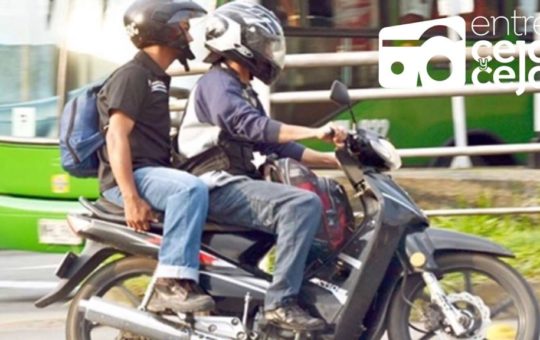 Alcaldía de Rionegro desmiente supuesta prohibición de parrillero en moto.