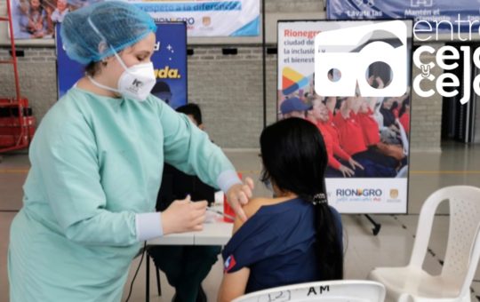Por amenaza de contagio masivo cierran puesto de vacunación en Rionegro.