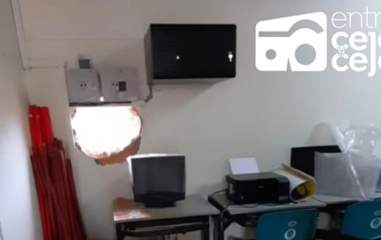 Ladrones abrieron un boquete en la pared y se robaron 4 computadores de escuela en San Vicente.