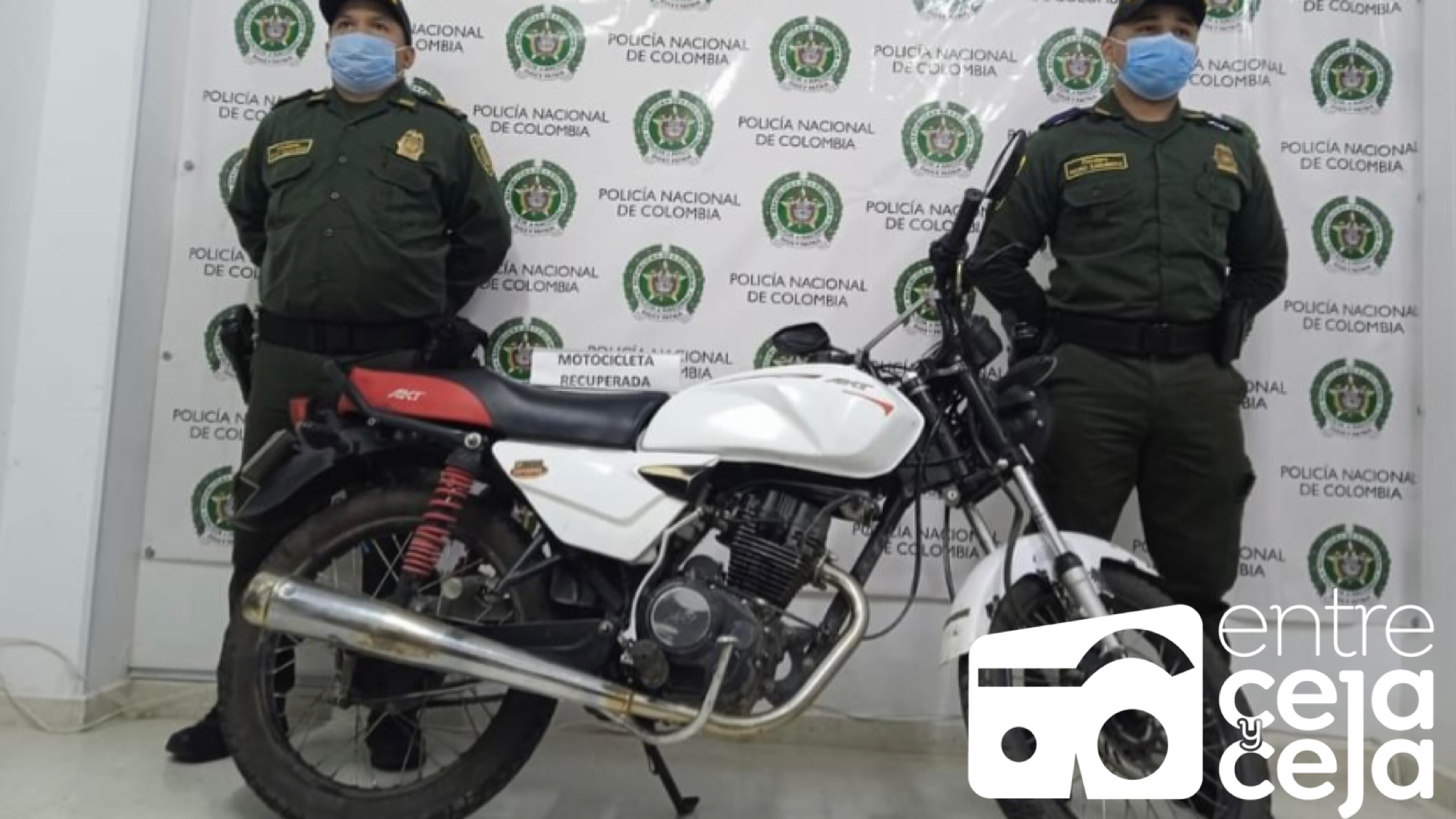 Recuperan en El Peñol una moto robada. Alerta en el Oriente por el incremento de hurto de vehículos.