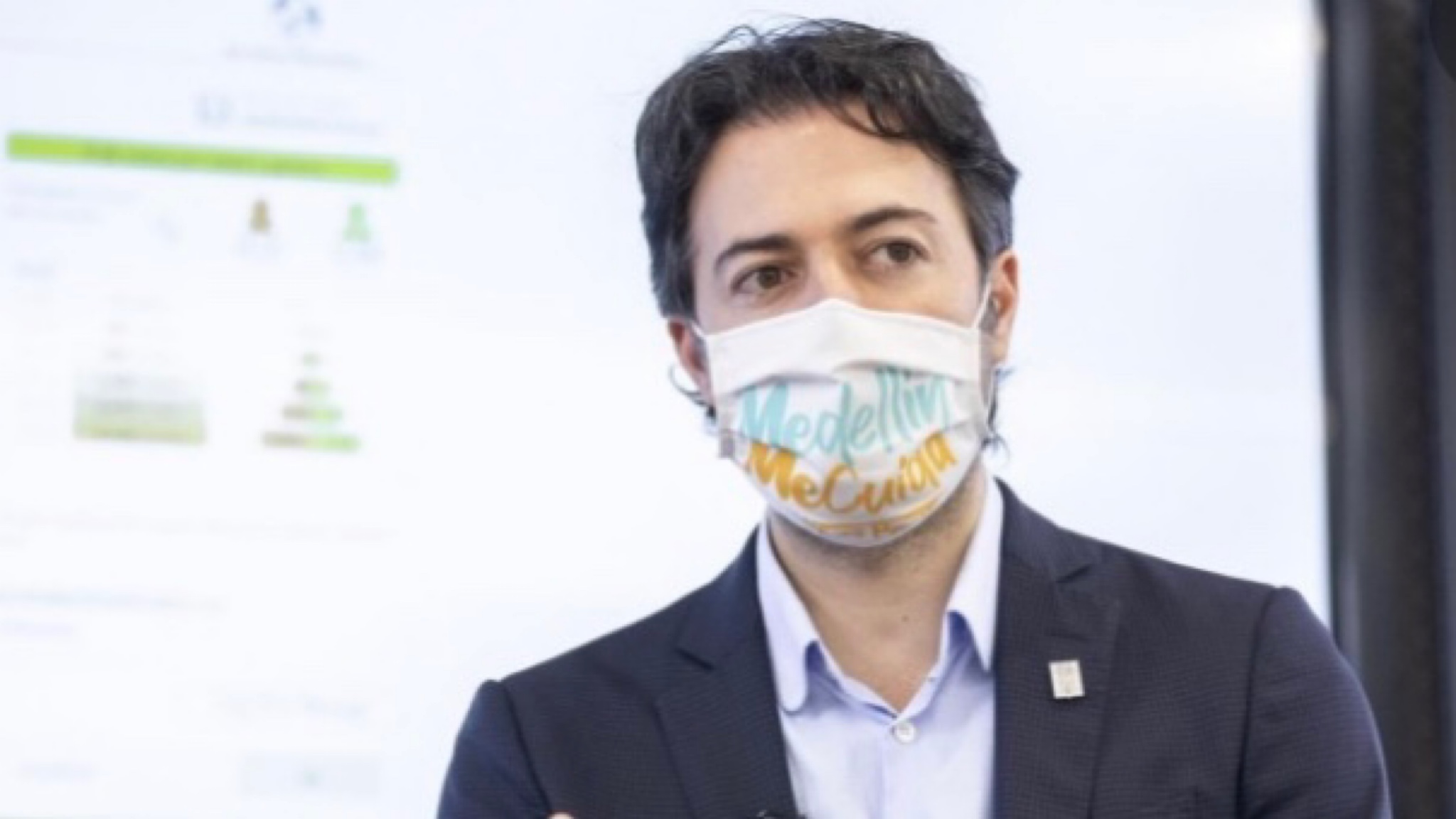 Alcalde de Medellín sugiere eliminar el uso del tapabocas en espacios cerrados