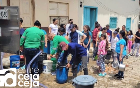 Carrotanques de La Ceja y Marinilla suministran agua potable a los habitantes de Abejorral