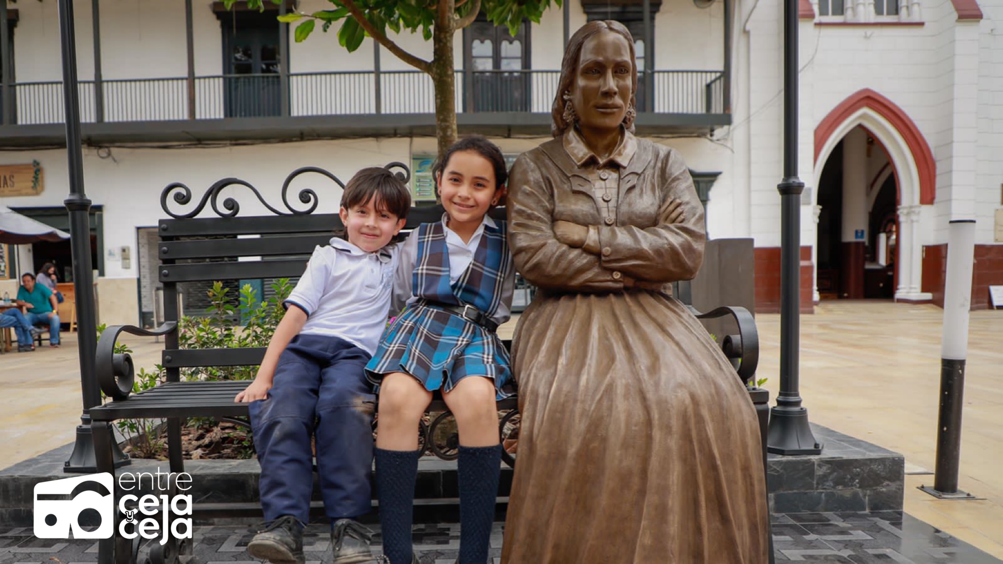 En el parque de La Ceja fue inaugurada la escultura en honor a María Josefa Marulanda