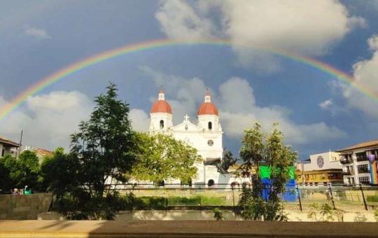 «Arcoíris triple» el raro y hermoso fenómeno visto desde Rionegro