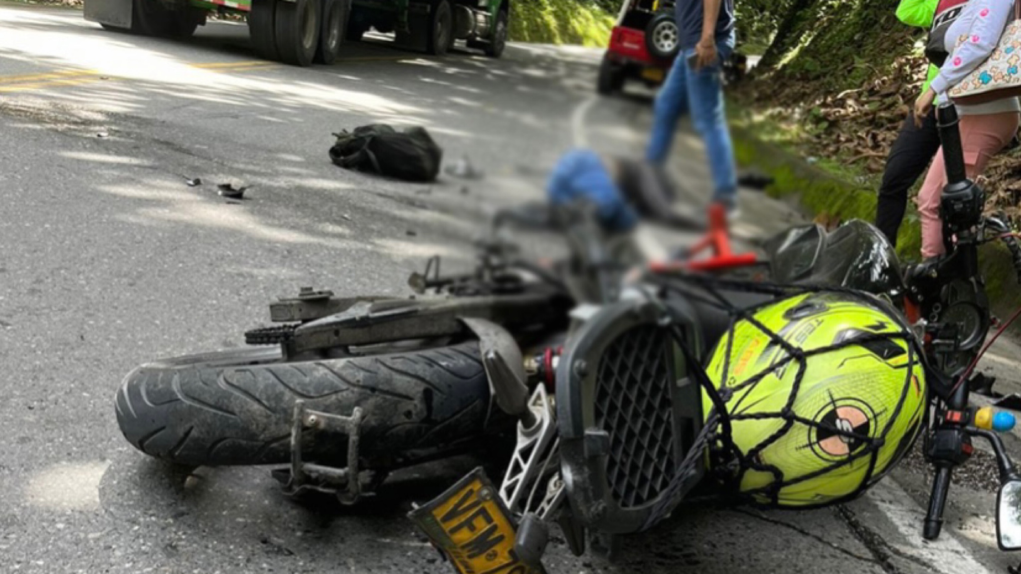 Accidente en el sector Río Claro de San Luis deja un motociclista muerto