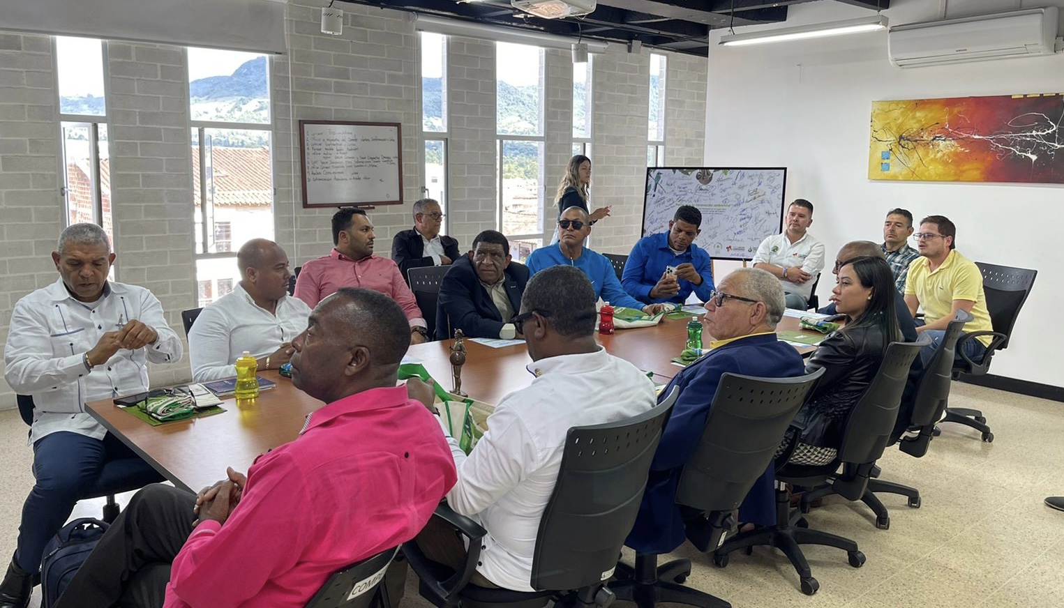 Alcaldes de distritos de República Dominicana estuvieron en La Ceja para conocer el programa MIRS