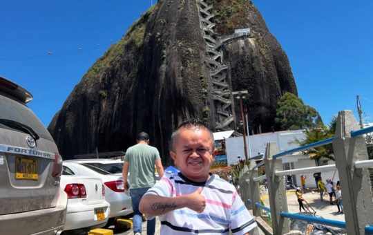 Jorgito El Guayaco visitó Guatapé; piensa montar fundación para personas con su misma discapacidad