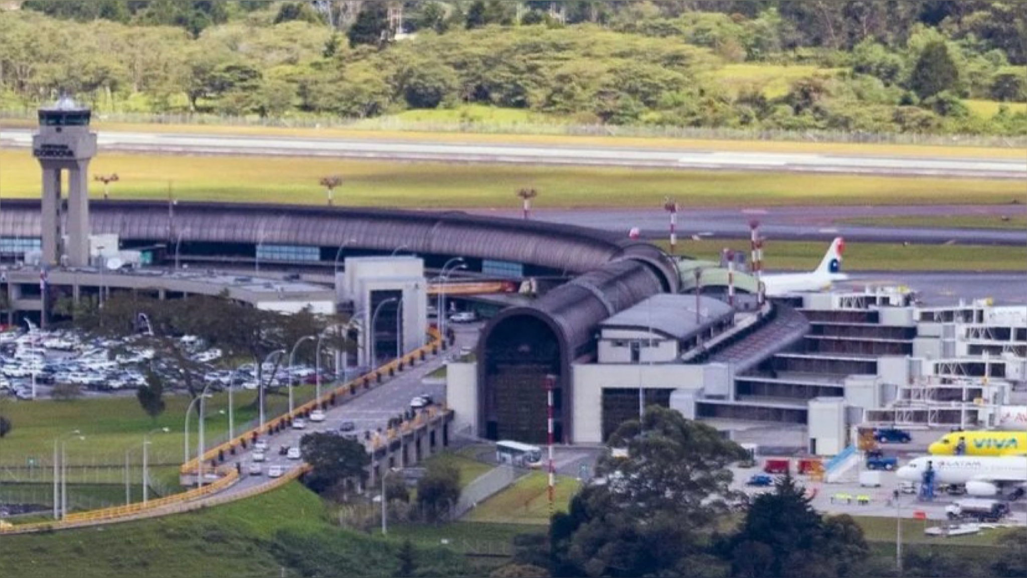 Mintransporte busca acelerar ampliación del aeropuerto JMC