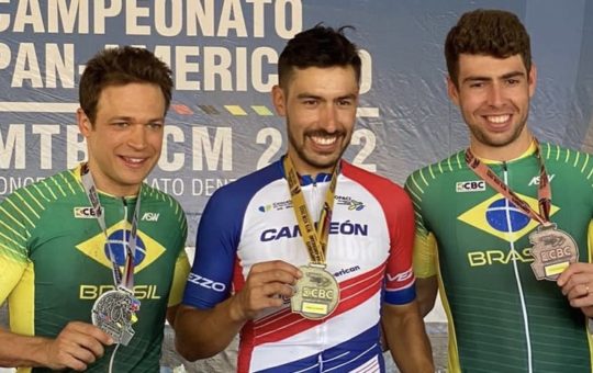 Bernardo Suaza se coronó campeón de la Maratón en el Panamericano de MTB en Brasil