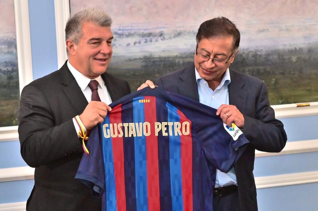 El presidente del FC Barcelona visitó a Gustavo Petro