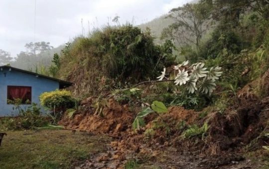 Fuerte aguacero provocó graves derrumbes en zona rural de Nariño
