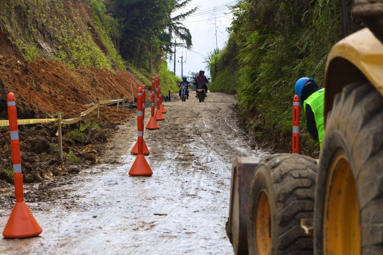 El Carmen: ya se inició pavimentación en el sector Las Brisas