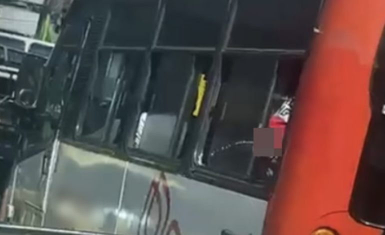 Medellín: Polémica por video de un niño orinando por la ventana de un bus