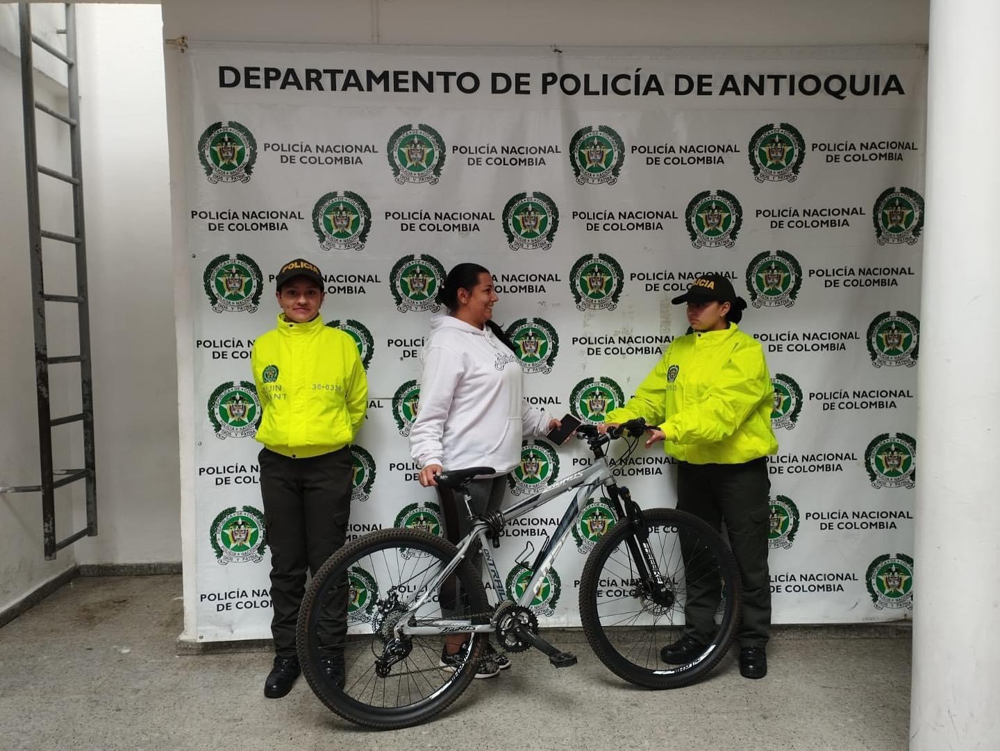 La Ceja: Policía recuperó bicicleta robada