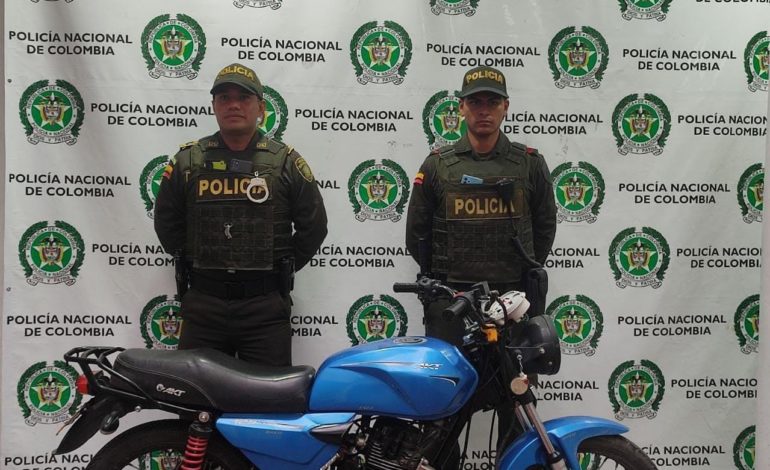 La Ceja: Policía recuperó motocicleta robada