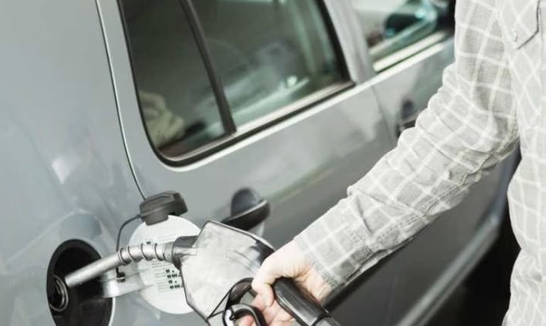 La gasolina subirá 400 pesos por galón a partir de este 1 de enero