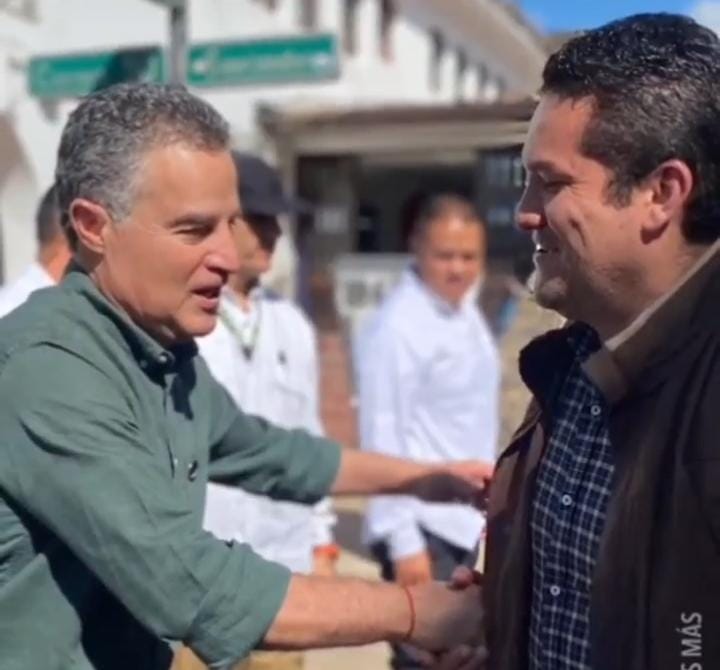 Gobernador de Antioquia visitó las ruinas del incendio en Rionegro