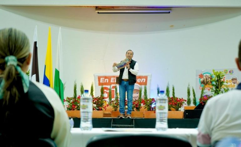 Con masiva asistencia, alcalde de El Carmen rindió cuentas del 2022