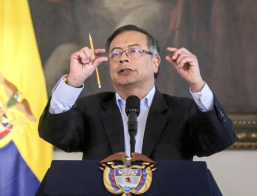 “Primero renuncio antes de subir la edad de pensión”: Petro