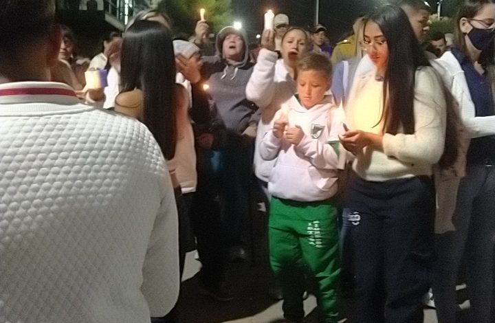 Más de 500 personas asistieron a la velatón de Duvan Estiven Montoya desaparecido en Rionegro