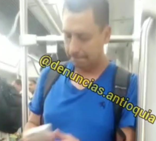 Hombre exhibió sus genitales delante de una mujer y algunos niños en el Metro de Medellín