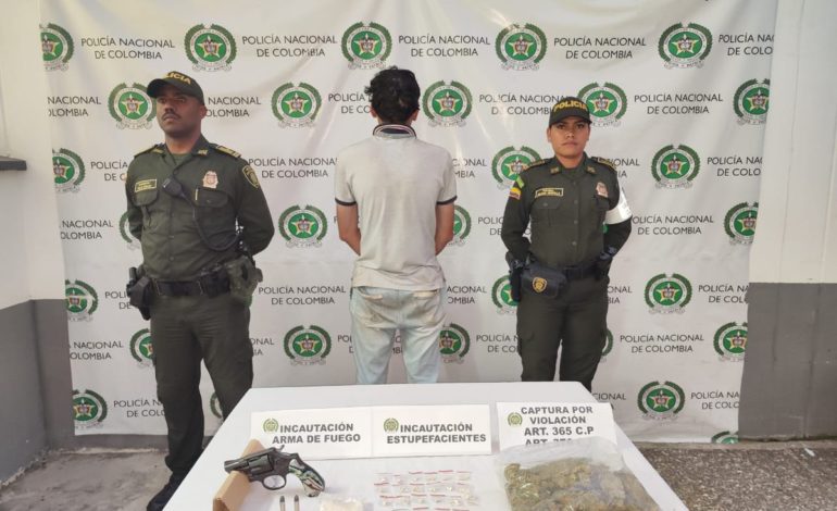Un sujeto que portaba un arma y estupefacientes fue capturado en San Vicente Ferrer