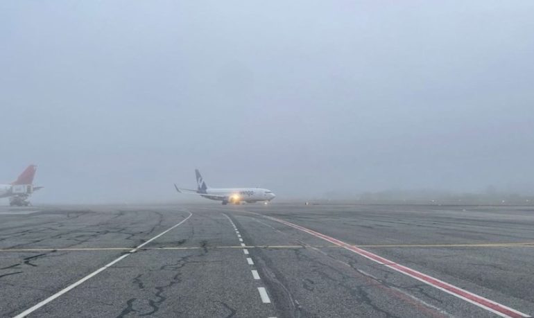 Bancos de niebla continúan afectando la operación del aeropuerto JMC