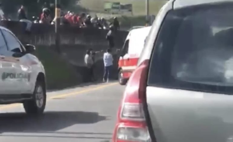 ¡Otra vez! Accidente en la autopista deja tres personas heridas