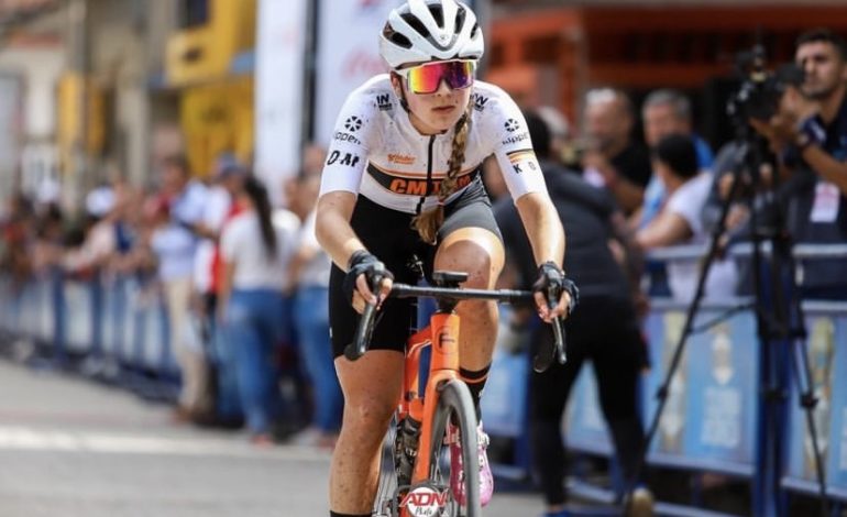 La carmelitana Carolina Vargas debutó en el ciclismo europeo en la Clásica de Almería