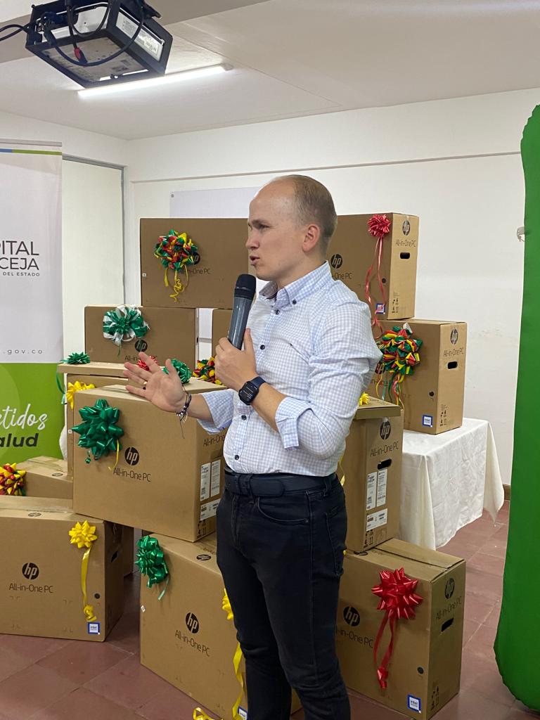 La Alcaldía de La Ceja entregó nuevos equipos de cómputo en el Hospital