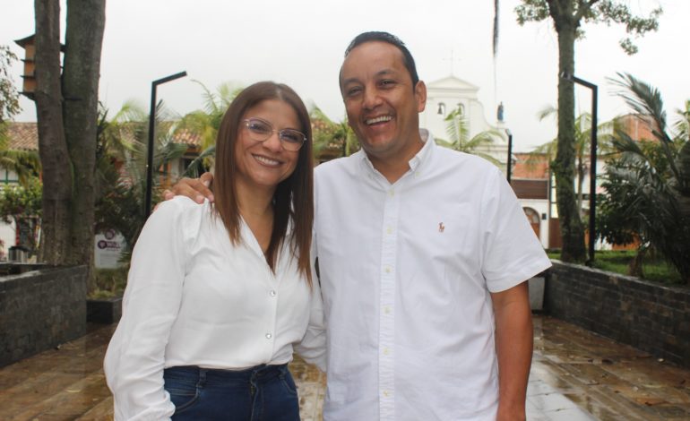 La lideresa y política cejeña Claudia Mosquera se une al equipo de Carlos Bedoya