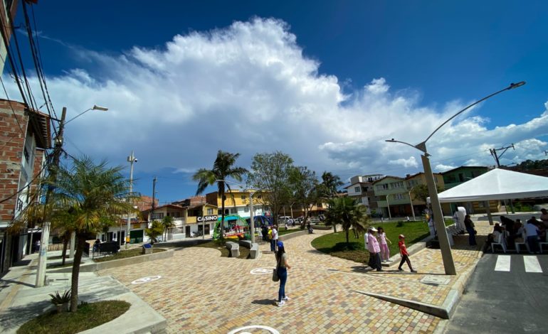 En el barrio El Porvenir se inauguró el parque de la Primera “Martha Marín Marín”