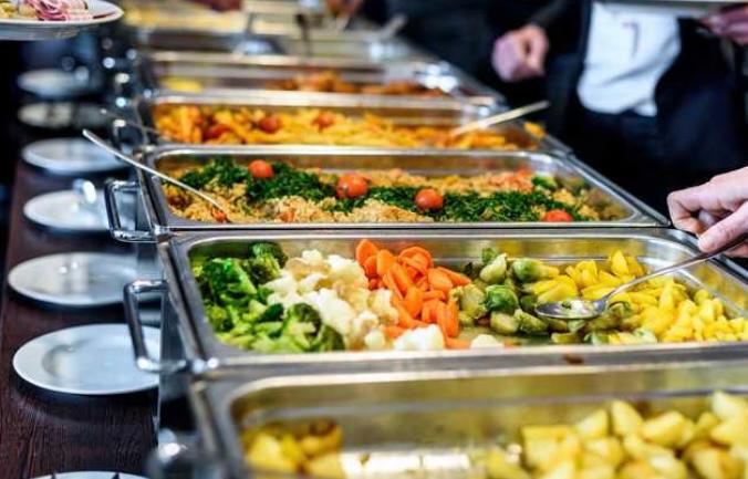 Proyecto de ley propone que las empresas les den almuerzo a sus empleados