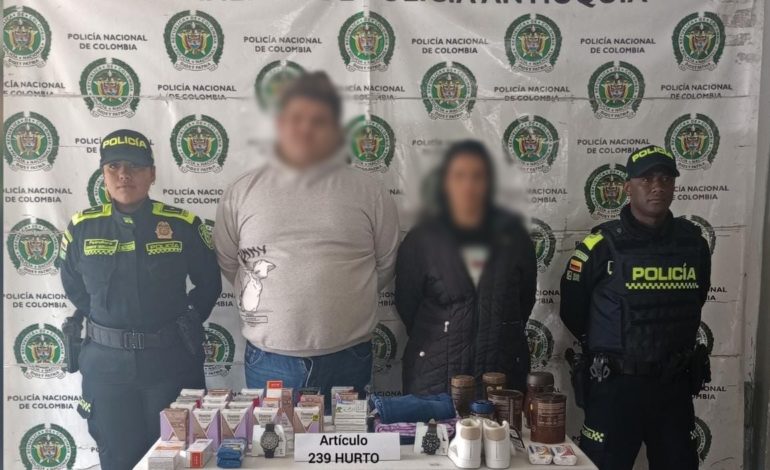Pareja de venezolanos atracó una droguería en el sector La Galería de Rionegro