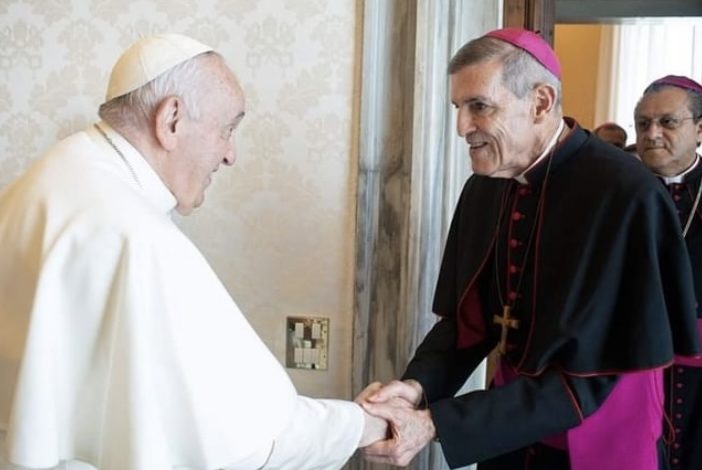 El obispo se reunió con el Papa: “conoció la situación actual del Oriente”