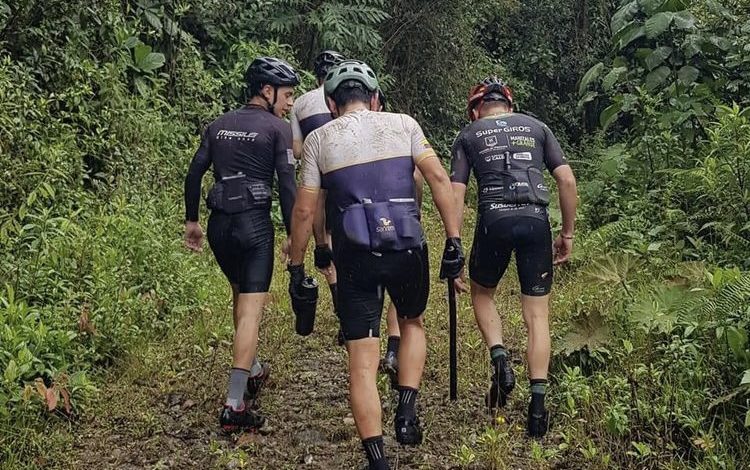 6 ciclistas se perdieron en bosque por huir de un enjambre de abejas
