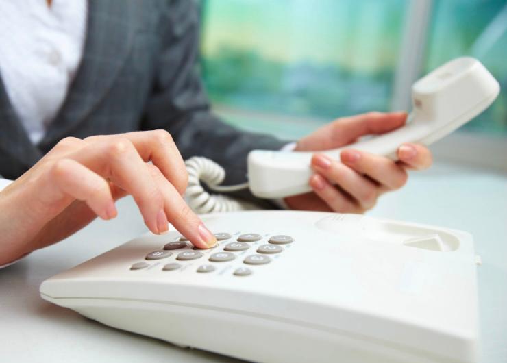 “Dejen de fregar” la ley que prohíbe a entidades cobrar a cualquier hora