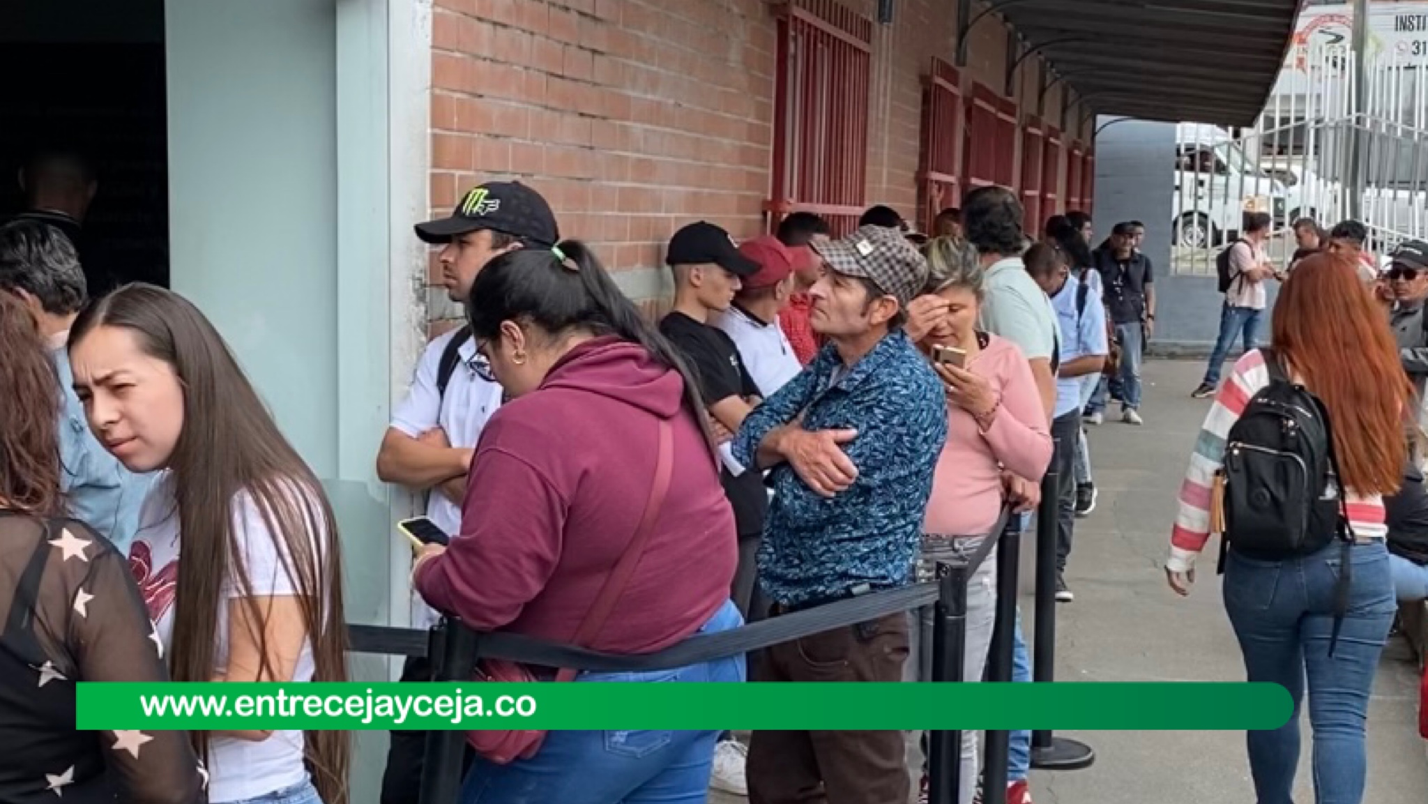 Alcaldía rechaza venta de turnos en puestos para renovar licencias